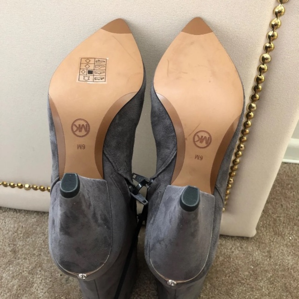 Boots - Picture 6 of 7